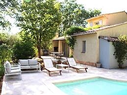 Beautiful House With Large Garden