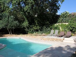 Beautiful House With Large Garden