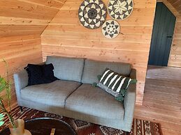 Atmospheric Lodge With spa