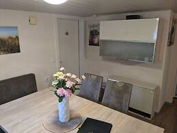 Huus Meta Modern Retreat