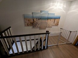 Huus Meta Modern Retreat