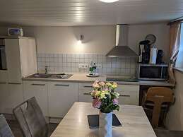 Huus Meta Modern Retreat