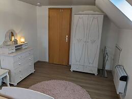 Huus Meta Modern Retreat