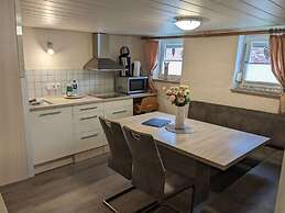 Huus Meta Modern Retreat
