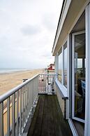 Seaview Stay w/ Parking