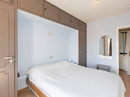 Attractive Apartment Near the Beach