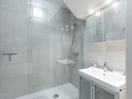 Attractive Apartment Near the Beach