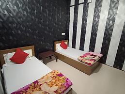 Goroomgo Kashi Nest Varanasi