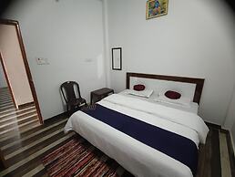 Goroomgo Kashi Nest Varanasi