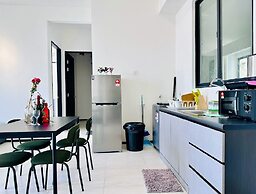 OYO Home 90978 Bqs Studio Homestay