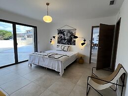 Superb Villa With Pool and sea View