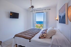 Superb Villa With Pool and sea View