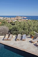 Superb Villa With Pool and sea View