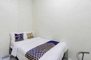 SPOT ON 93967 Hasna Guest House Syariah