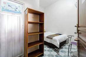 SPOT ON 93967 Hasna Guest House Syariah