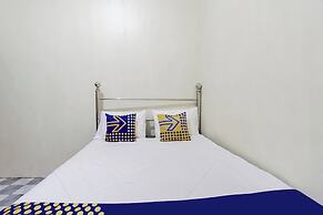 SPOT ON 93967 Hasna Guest House Syariah