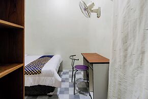 SPOT ON 93967 Hasna Guest House Syariah