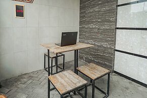 SPOT ON 93967 Hasna Guest House Syariah