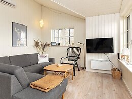 6 Person Holiday Home in Martofte