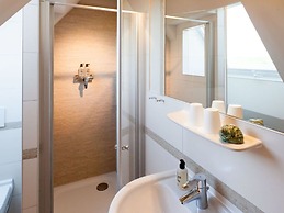 Reethuus Sud Modern Retreat