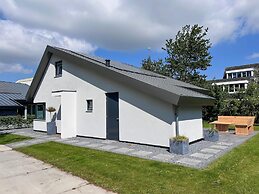 Eco-friendly Villa With Terrace and Garden