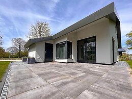 Eco-friendly Villa With Terrace and Garden
