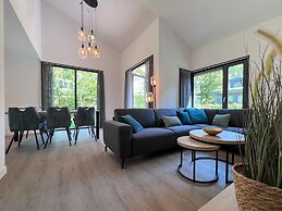 Eco-friendly Villa With Terrace and Garden