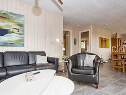 6 Person Holiday Home in Hemmet-by Traum