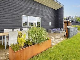 6 Person Holiday Home in Hemmet-by Traum