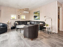 6 Person Holiday Home in Hemmet-by Traum