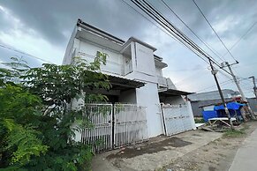 OYO 93953 Kost Tamara Near Kantor Desa Sengka