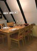 Roof-only House Modern Retreat