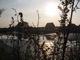 Roof-only House Modern Retreat