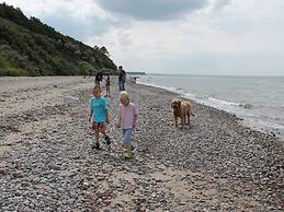 Modernly Furnished Holiday Home Near the Beach