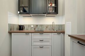 Apartment With Mezzanine by Renters