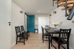 Apartment With Mezzanine by Renters