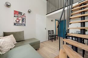 Apartment With Mezzanine by Renters