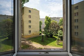 Apartment With Mezzanine by Renters