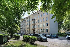 Apartment With Mezzanine by Renters