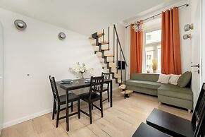 Apartment With Mezzanine by Renters