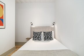 Lisbon's Heartbeat Your Premier Address