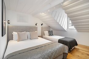 Lisbon's Heartbeat Your Premier Address