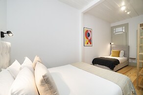 Lisbon's Heartbeat Your Premier Address