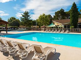 Provencal-style Maisonette With Communal Pool