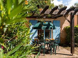 Provencal-style Maisonette With Communal Pool