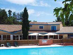 Provencal-style Maisonette With Communal Pool