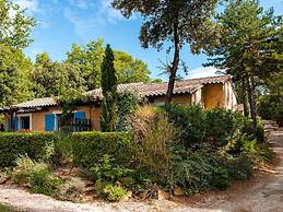 Provencal-style Maisonette With Communal Pool