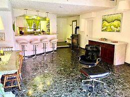 Majestic Villa in Lecci With Garden