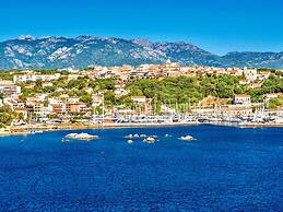 Majestic Villa in Lecci With Garden