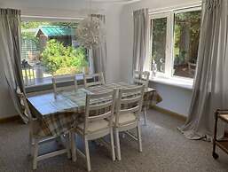 Shell Modern Retreat